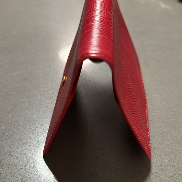 Louis Vuitton Pre loved Red Epi Leather Agenda in great condition, few spots. - Picture 8 of 8